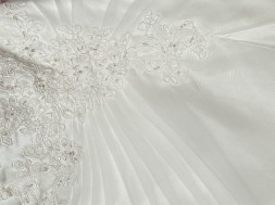 Faye wedding dress size 10/12 - embroidery